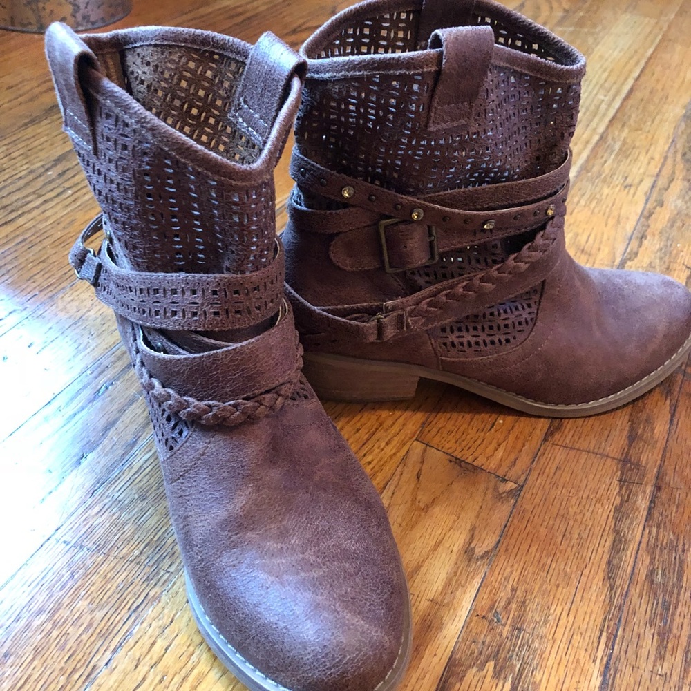 Ankle boots